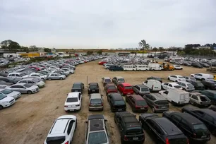 Imagem referente à matéria: Leilão do Detran oferece carros a preços abaixo de R$ 1.000; veja como participar