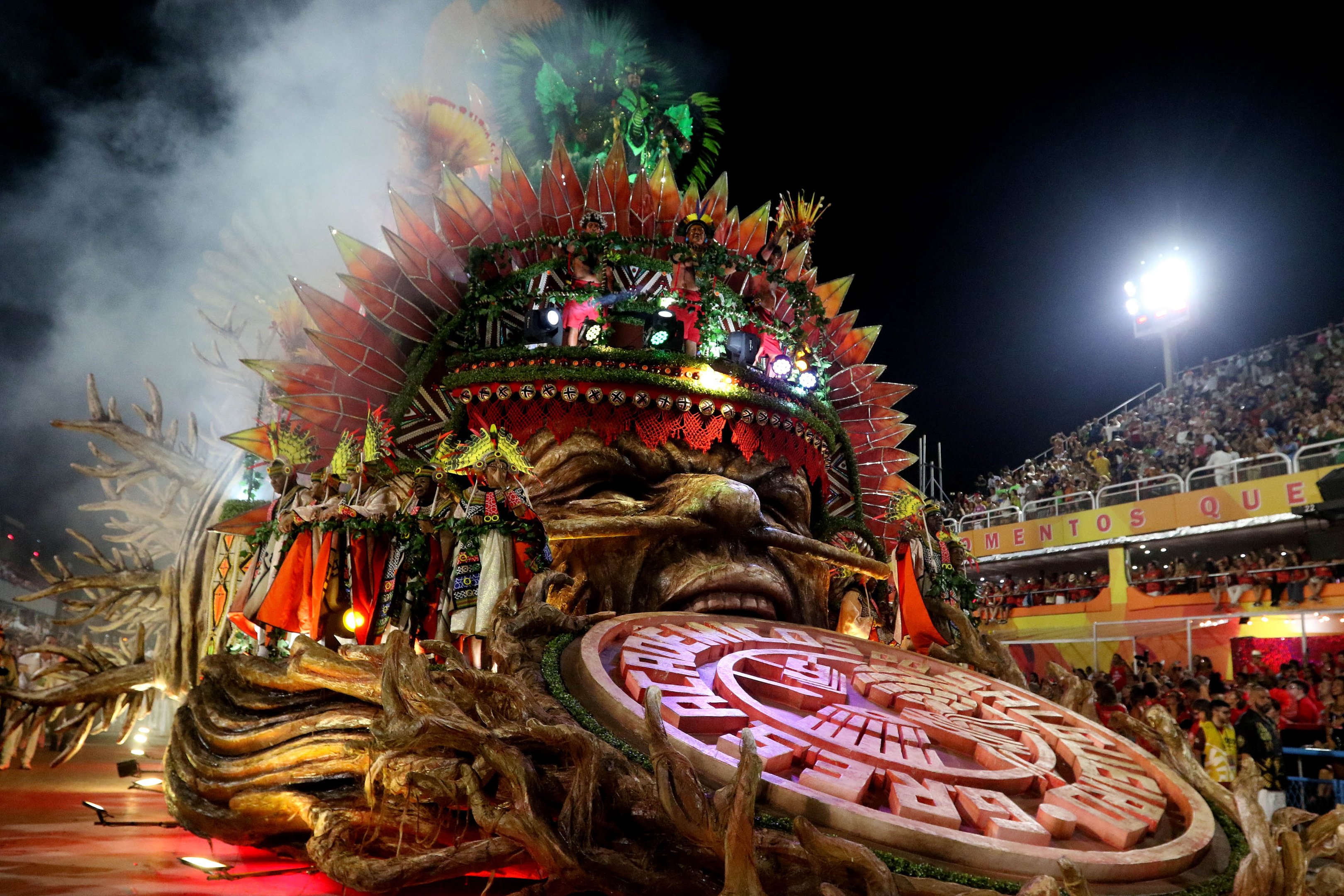 Carnaval no Rio: que horas começa o desfile das escolas de samba nesta segunda, 3? Veja programação