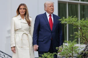 Trump entrega a Putin uma 'carta da paz' de sua esposa Melania