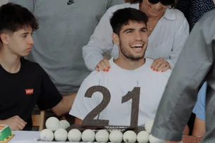 Série da Netflix escancara os dentes imperfeitos do sorriso alegre de Carlos Alcaraz