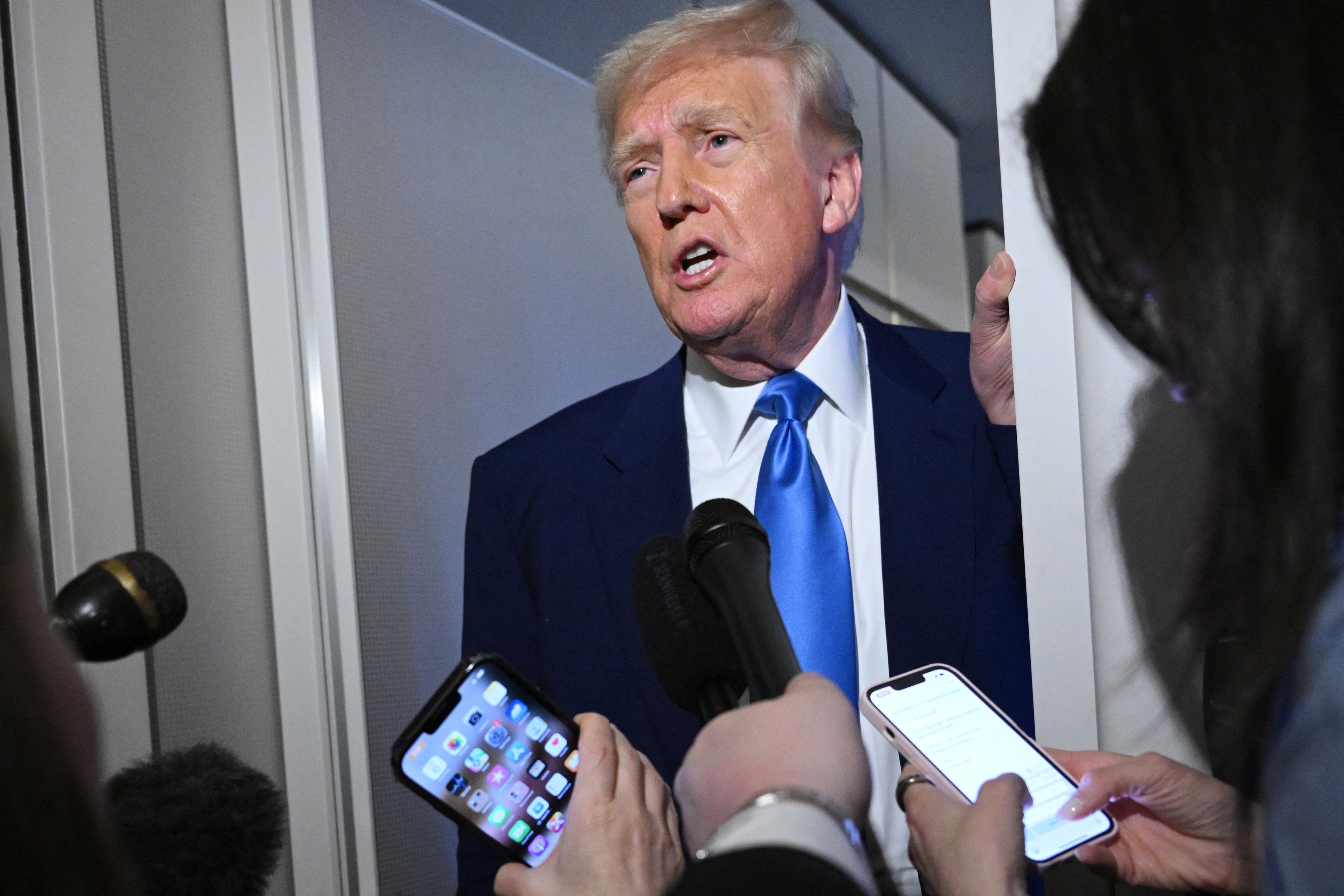 Trump: 'Não vamos continuar perdendo US$ 1 tri pelo privilégio de comprar lápis da China'