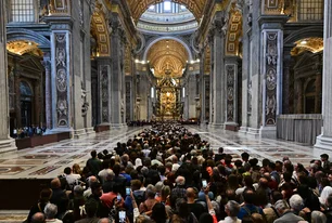 Imagem referente à matéria: Velório Papa Francisco: fiéis demoram mais de quatro horas para dar último adeus ao pontífice