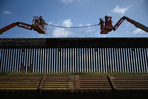 México considera 'tratamento injusto' o anúncio de Trump de tarifas de 30%