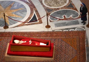 Imagem referente à matéria: Saiba como assistir ao funeral do Papa Francisco; veja horário