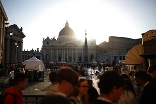 Cerca de 250 mil pessoas visitaram a capela-ardente do papa Francisco