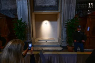 Túmulo do Papa Francisco é aberto à visitação do público; veja fotos