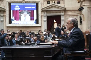 Chefe de gabinete nega no Congresso ligação de Milei com 'criptogate'