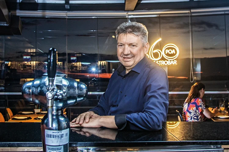 Edemir Simonetti, do 360: novas obras e mudança no cardápio atraem público ao restaurante (Leandro Fonseca/Exame)