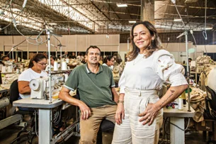 Oásis perene: como a dona da Riachuelo apoia oficinas de costura no sertão do RN