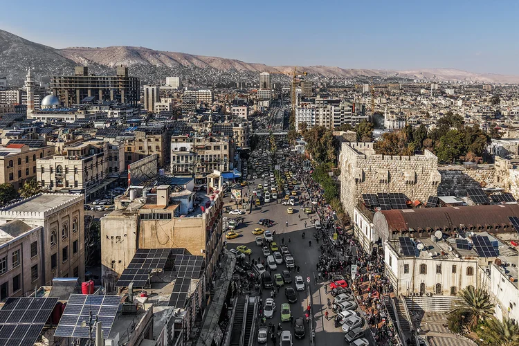 Damasco, capital da Síria: o país está sob novo governo desde dezembro (Bakr Al Kasem/Anadolu/Getty Images)
