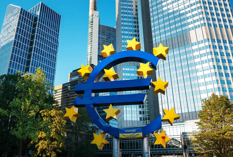 Euro: bancos querem lançar stablecoin até 2026 (Eugeniu Frimu/Freepik)