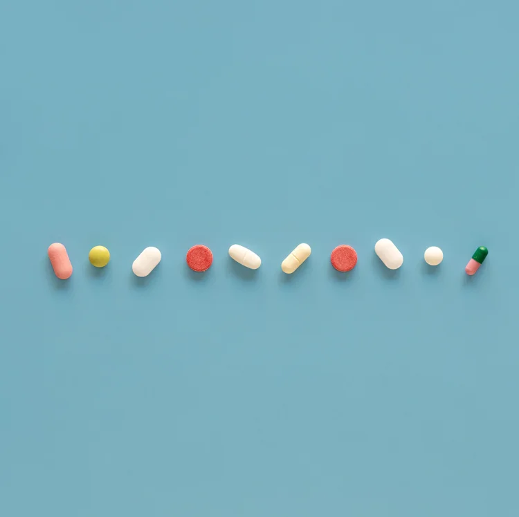 Remédios: países têm proibições diferentes sobre medicações  (freepik/Freepik)