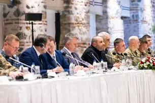 Primeira negociação entre Rússia e Ucrânia durou menos de duas horas e termina sem anúncio de acordo