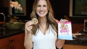 Aos 22, superou o câncer. Agora, sua marca de cookies movimenta mais de US$ 100 milhões