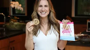 Imagem referente à matéria: Aos 22, superou o câncer. Agora, sua marca de cookies movimenta mais de US$ 100 milhões