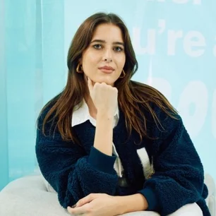Imagem referente à matéria: Com ajuda da IA, jovem da Geração Z alcança 140 milhões no LinkedIn e transforma carreira