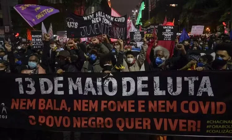 Ato de ativistas do movimento negro em São Paulo, em 2021 (Nelson Almeida / AFP)