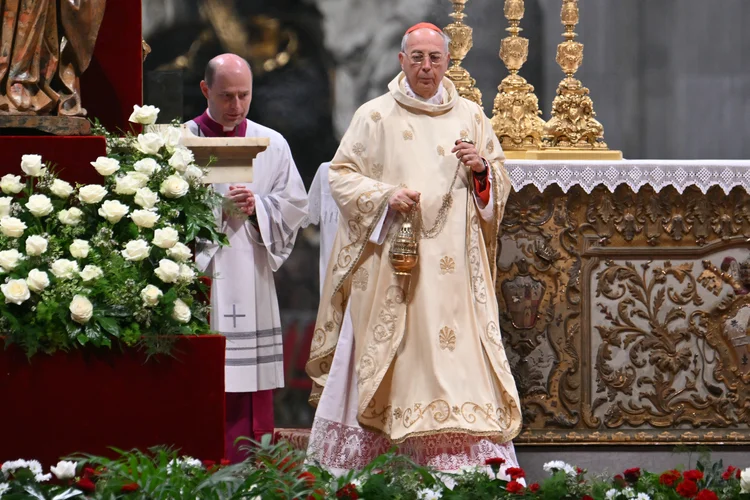 Mamberti é prefeito do Supremo Tribunal da Assinatura Apostólica, a mais alta instância judicial do Vaticano (Alberto Pizzoli / AFP)