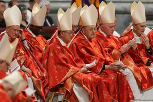 Imagem referente à matéria: 'Profecia' do fim do mundo: o que é Apocalipse 13, que ressurgiu após Papa Leão XIV ser anunciado