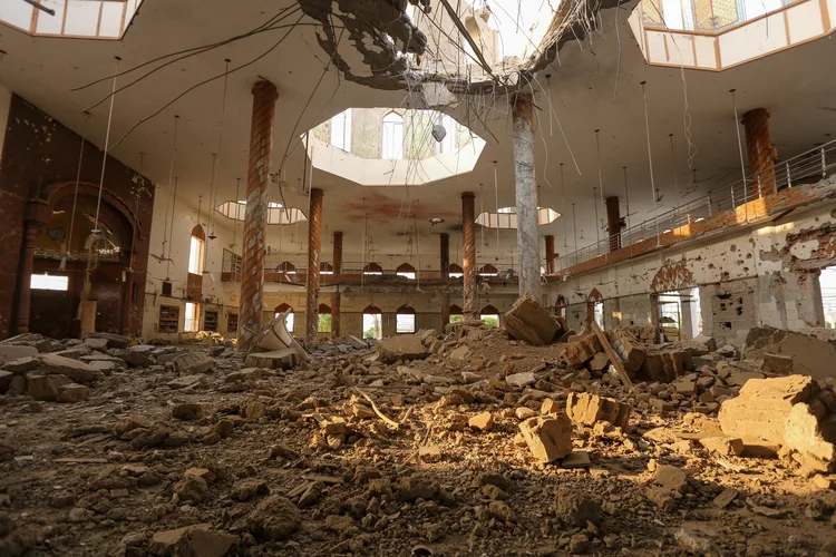 Conflito na Caxemira: ataques de artilharia e bombardeios continuam entre Índia e Paquistão (SHAHID SAEED MIRZA / AFP)