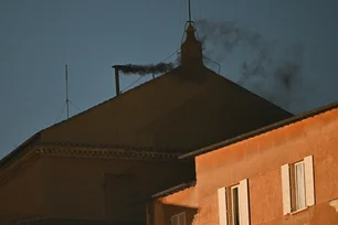 Imagem referente à matéria: Fumaça preta ou branca? Qual é o significado das fumaças do Conclave