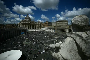 Imagem referente à matéria: Conclave: cardeais retomam votação e resultado pode sair a qualquer momento, assista ao vivo