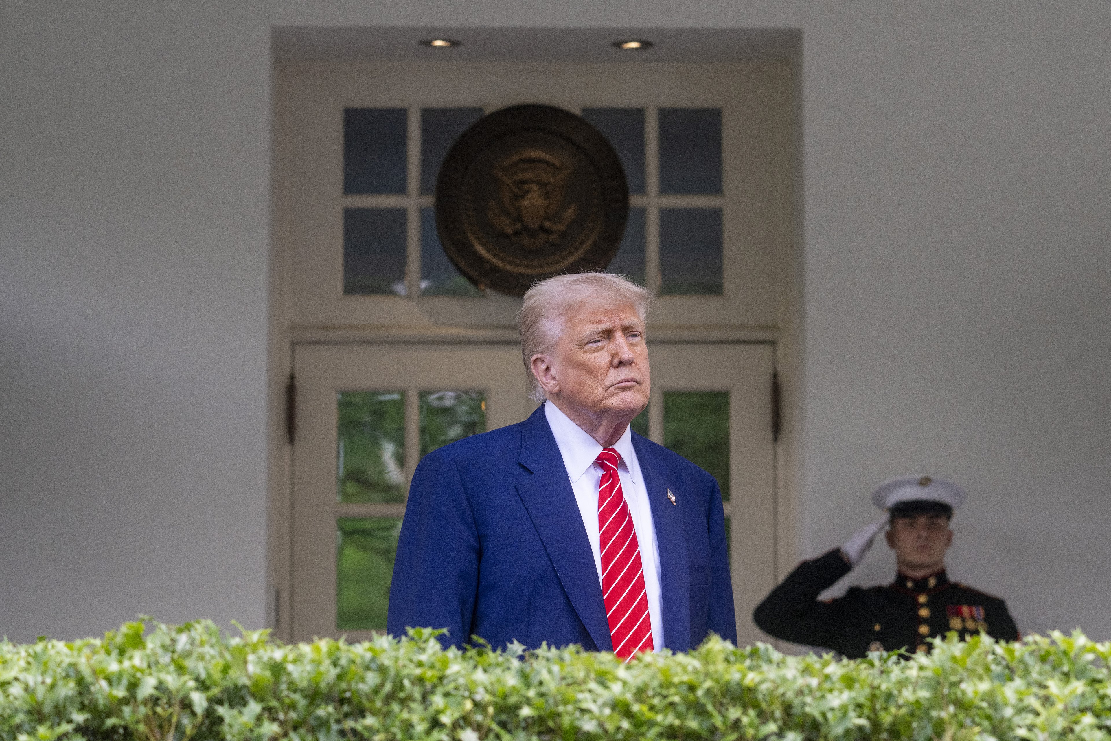 Mercados internacionais sobem forte após Justiça dos EUA barrar tarifas de Trump