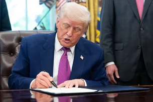 Trump diz que assinará decreto para reduzir preços dos medicamentos nos EUA em até 80%