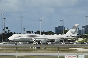 Reforma de avião oferecido pelo Qatar a Trump custará centenas de milhões de dólares