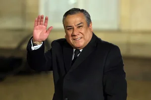 Primeiro-ministro do Peru renuncia um dia antes de enfrentar moção de censura no Congresso