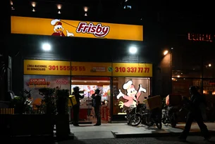 Guerra do império do frango frito: duas marcas disputam o mesmo nome — até o presidente se envolveu