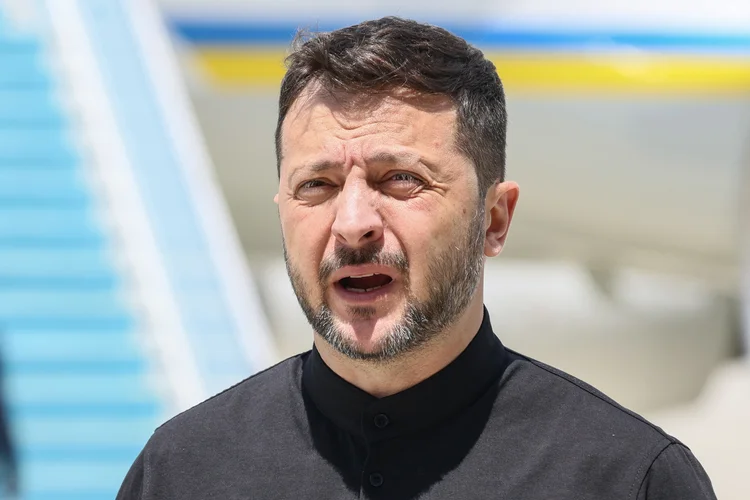O presidente da Ucrãnia, Volodymyr Zelensy, ao chegar em Ancara, na Turquia (Adem Altan/AFP)