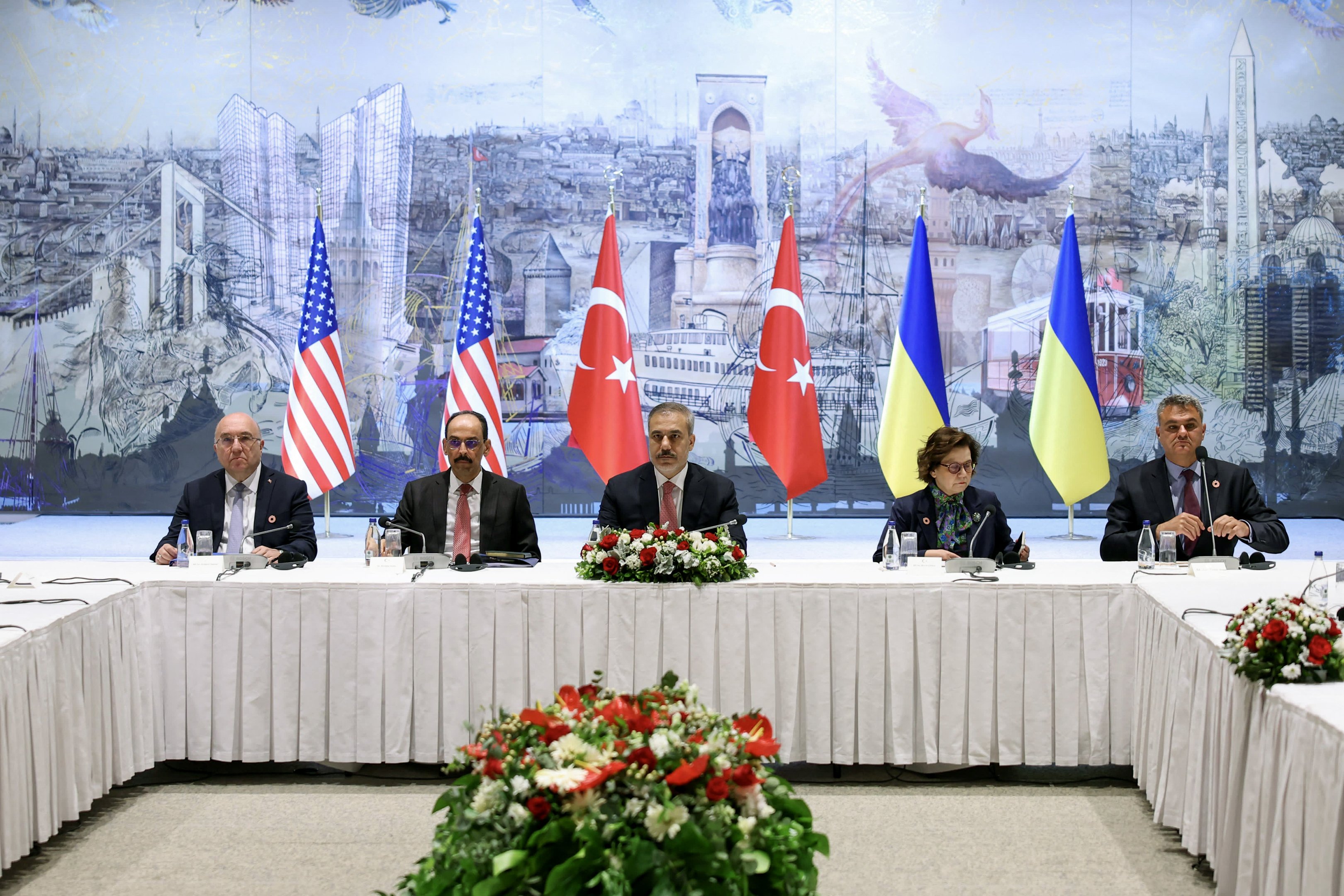 Turquia recebe reunião entre Ucrânia e Rússia marcada pelo pessimismo