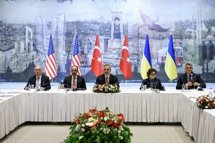Turquia recebe reunião entre Ucrânia e Rússia marcada pelo pessimismo