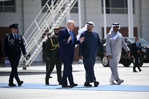 Trump conclui visita ao Golfo marcada por promessas de investimentos