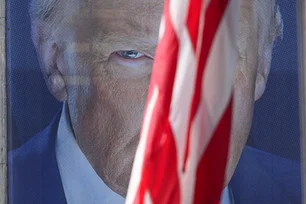 Imagem referente à matéria: Governo Trump avalia reality show em que imigrantes competiriam por cidadania
