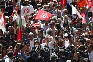 Coalizão de centro-direita no poder vence legislativas em Portugal
