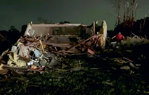 Sistema de tornados deixa pelo menos 21 mortos no centro dos EUA