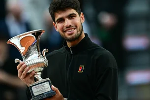 Carlos Alcaraz derrota Jannik Sinner e conquista Masters 1000 de Roma pela primeira vez