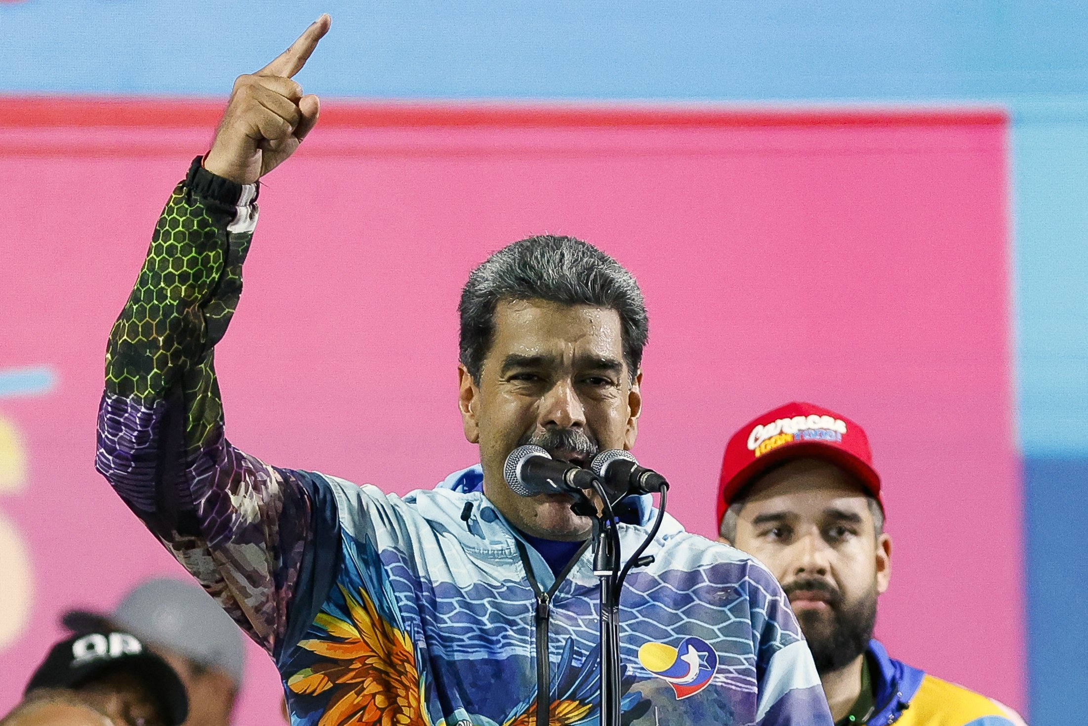 Eleições na Venezuela devem fortalecer poder de Maduro com ausência da oposição