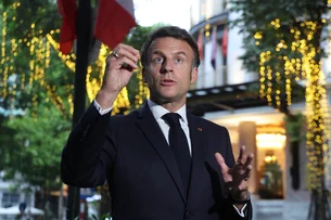 Macron fala com presidente iraniano e pede 'moderação' e retorno 'à via diplomática'