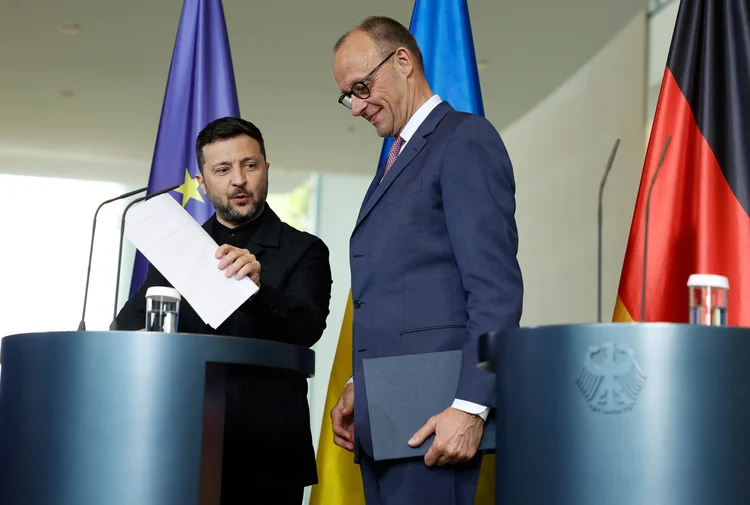 Acordo Alemanha-Ucrânia: parceria para fabricação de mísseis de longo alcance que fortalece defesa de Kiev (ODD ANDERSEN / AFP)