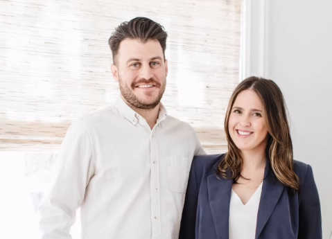 Casal investe todas as economias em negócio próprio — e fatura milhões com essa estratégia
