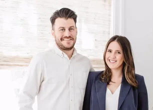 Imagem referente à matéria: Casal investe todas as economias em negócio próprio — e fatura milhões com essa estratégia