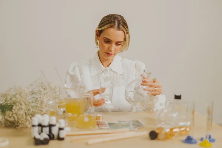 Dani Fernandes, fundadora da Dani Fernandes Aromas: “Construí a marca e a indústria ao mesmo tempo. Sempre quis ter domínio do processo de ponta a ponta. Isso garante agilidade, capacidade de inovação e controle de qualidade”