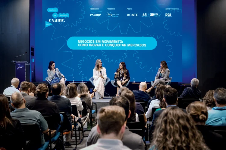 Camila Securato, CSO da EXAME Educação, Betina Zanetti Ramos, fundadora e presidente da Nanovetores, Dayane Titon, diretora comercial e de marketing da Baly Brasil, e Cláudia Rosa, conselheira e investidora-anjo: painel debateu a necessidade de inovar para ganhar novos mercados (Eduardo Frazão/Exame)