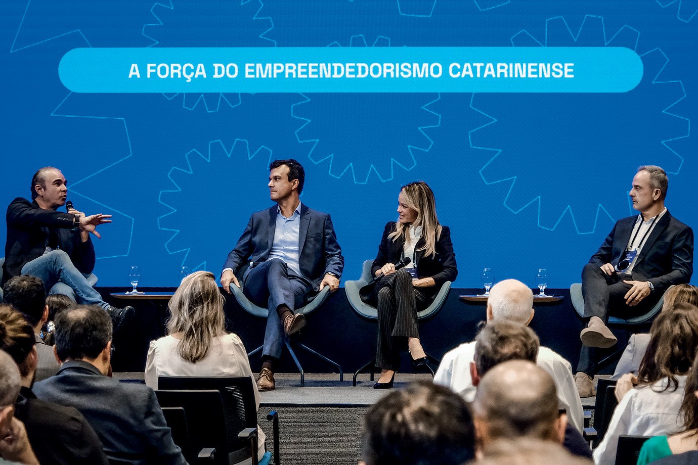 Delton Batista, presidente do Sistema Lide SC e RS, Isabela Blasi, cofundadora da Indicium, Diego Brites Ramos, CEO da Teltec Solutions, e Arnaldo Glavam Jr., founder e CEO do Grupo AG Capital: painel juntou lideranças de empresas participantes do ranking EXAME Negócios em Expansão
