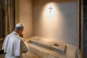 Mais fiéis, menos padres: como a Igreja Católica mudou durante o papado de Francisco