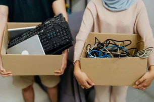 Samsung quer seus eletrônicos antigos e expande solução de reciclagem para empresas