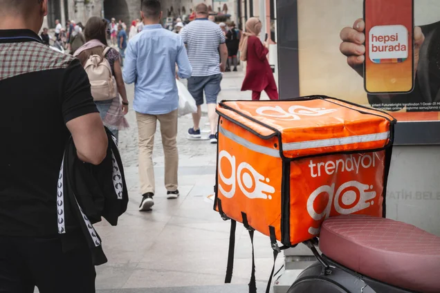 Imagem referente à notícia: Por que a Uber vai gastar US$ 700 milhões em uma plataforma turca de delivery?